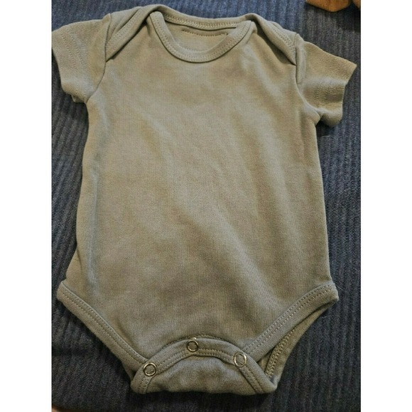 Euc Modern Burlap Bodysuit Bundle Size 0-3m - Picture 5 of 7